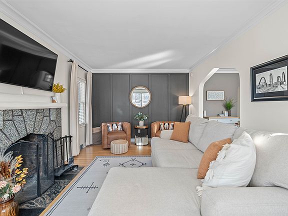 4th image of 1633 38th St