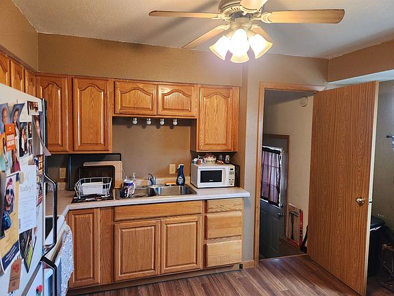 4th image of 422 Hartman Ave