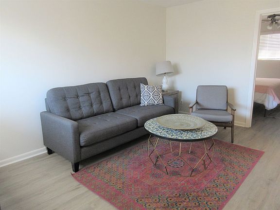 2nd image of 926 E Dean Keeton St #1B-1Ba-550Sqft