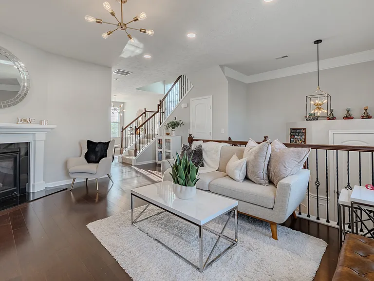 6180 N Pointe Dr — Photo 5