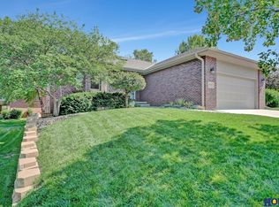4824 Eagle Ridge Rd, Lincoln, NE 68516