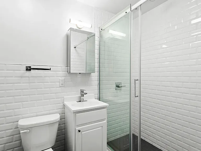 369 7th Ave #2C — Photo 4