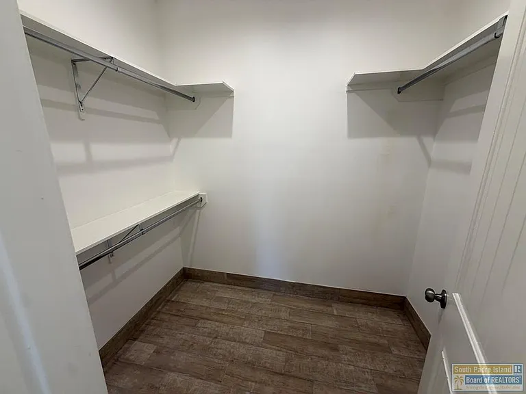 1009 Julia St — Photo 13