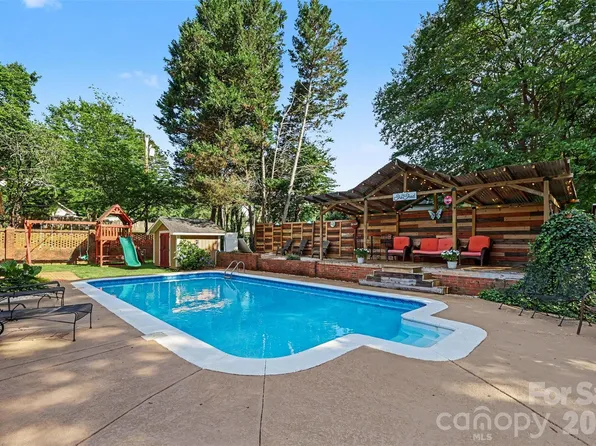 1339 Carmen Ln, Gastonia, NC 28054