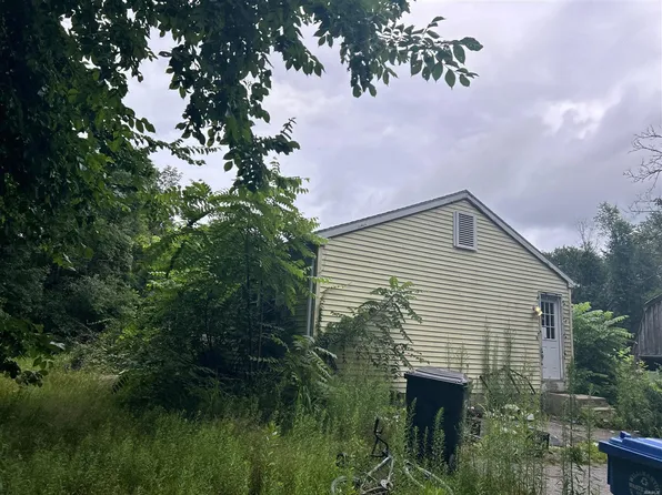 358 Green Hollow Rd, Danielson, CT 06239