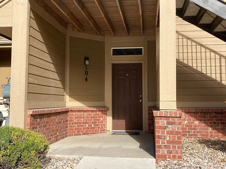 2450 Windrow Dr #D104 — Photo 23