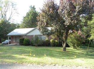 4711 Kingsmore Dr, Louisville, KY 40229