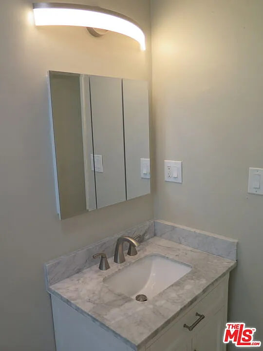 2 bed, 2.0 bath, 1475 sqft, $3,975 — Photo 4