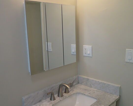 5th image of 1022 N Croft Ave APT 5