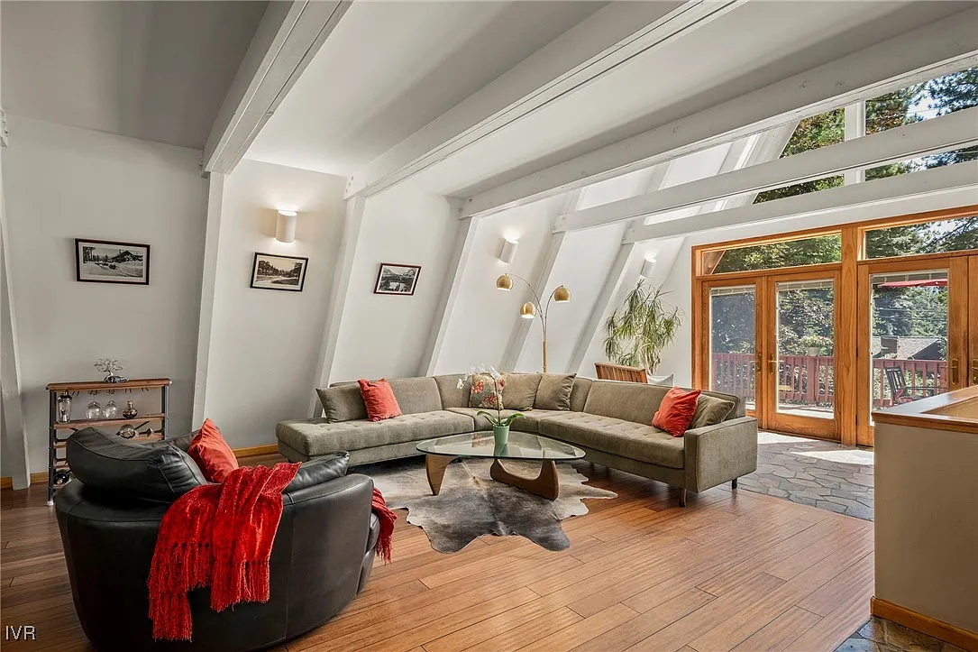 569 N Dyer Cir photo 1