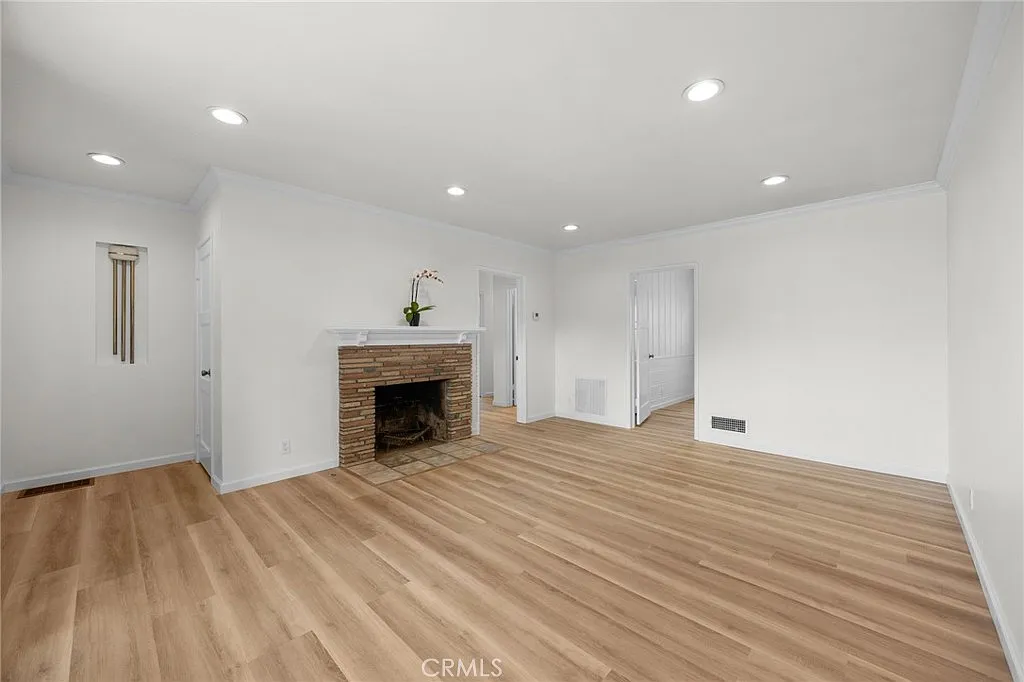 4 bed, 1670 sqft, $4,600 — Photo 4