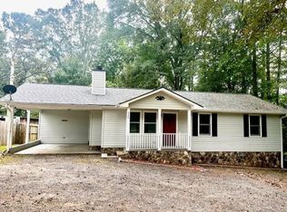 566 Etowah River Rd, Dawsonville, GA 30534