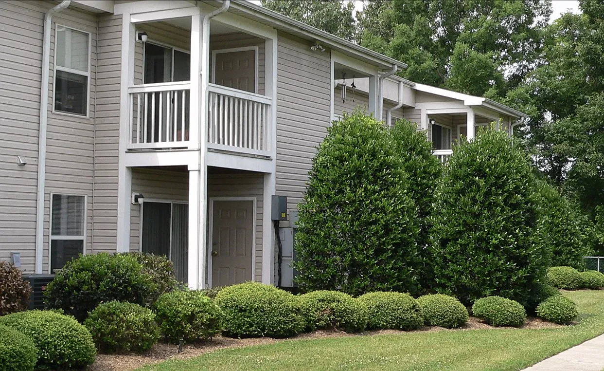 Overlook Apartments — Photo 4