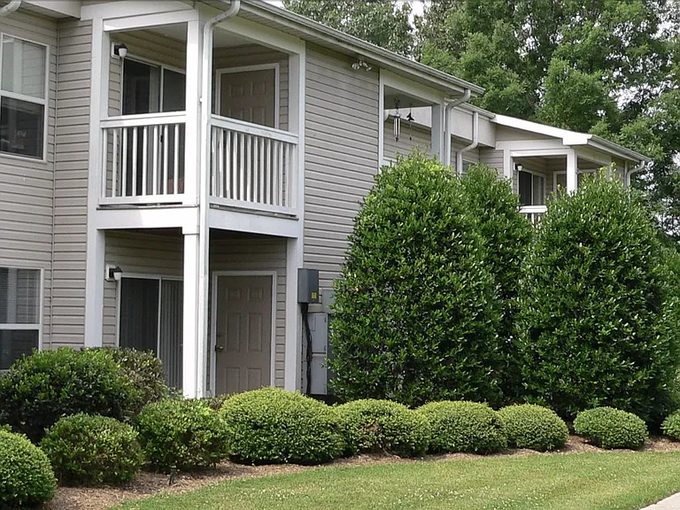 Overlook Apartments — Photo 4
