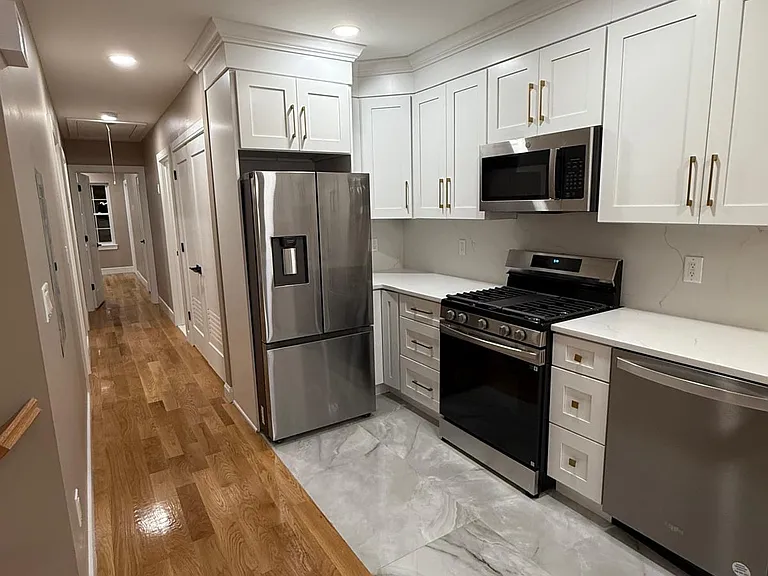 13 Brook St #2 — Photo 6