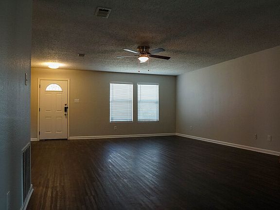 5th image of 5300 Emmeryville Ln