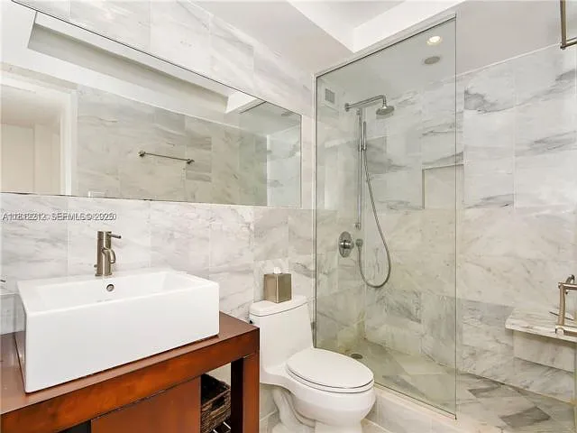 5151 Collins Ave — Photo 3