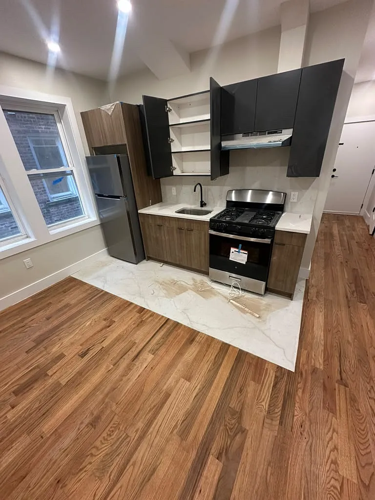 2 bed, $2,200 — Photo 1