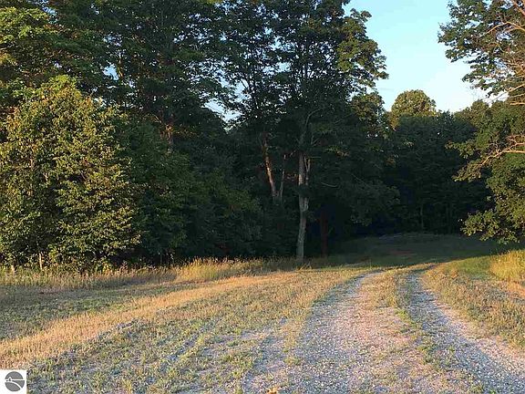 4th image of Sugar Pine Lane Private #2