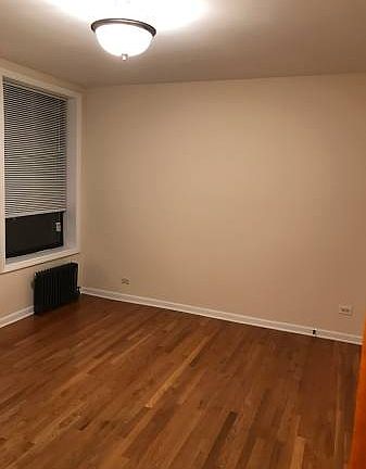 5th image of 2417 28th St APT 4B
