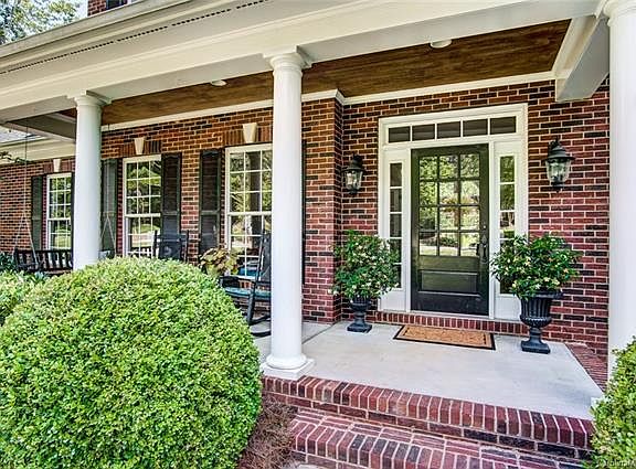 2nd image of 8525 Broxburn Ln