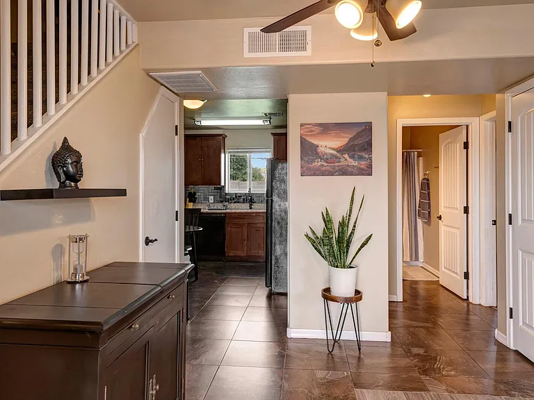 1650 E 5th Ave #101 — Photo 3