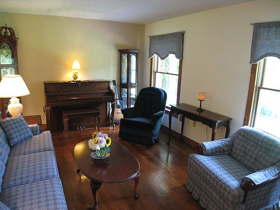 5th image of 1266 Shady Ln