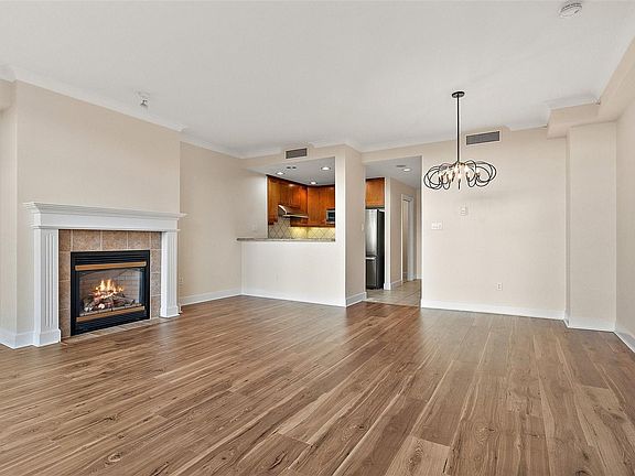 5th image of 21 Dallas Rd #330