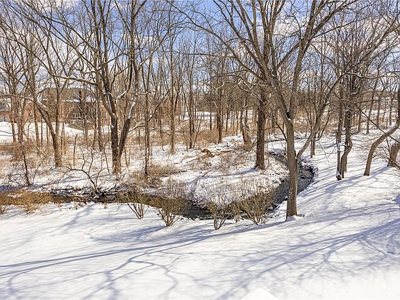 2nd image of 4 Merryhill Ln