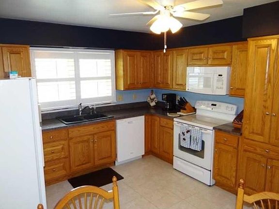 5th image of 3707 Westfield Dr