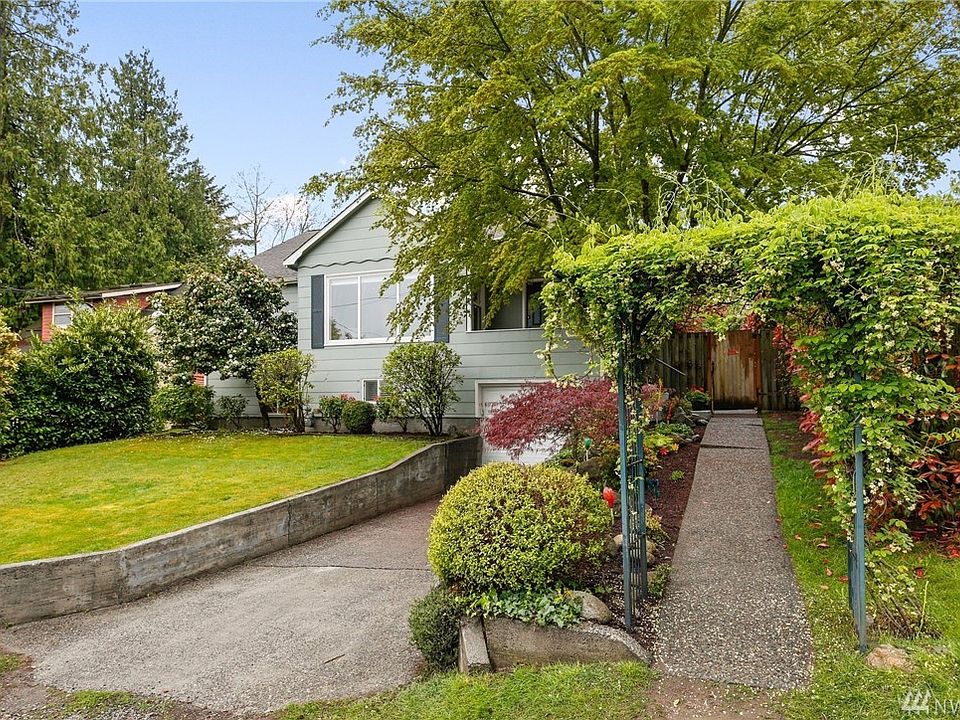 2nd image of 1725 NE 90th St