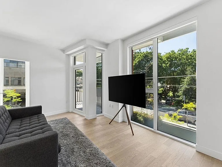 2888 Arbutus St #205 — Photo 4