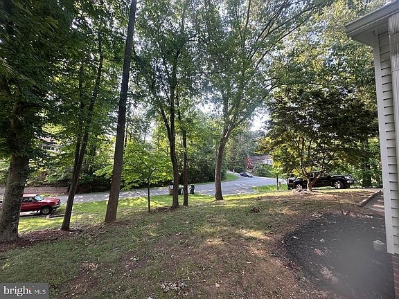 4th image of 2051 Farragut Dr