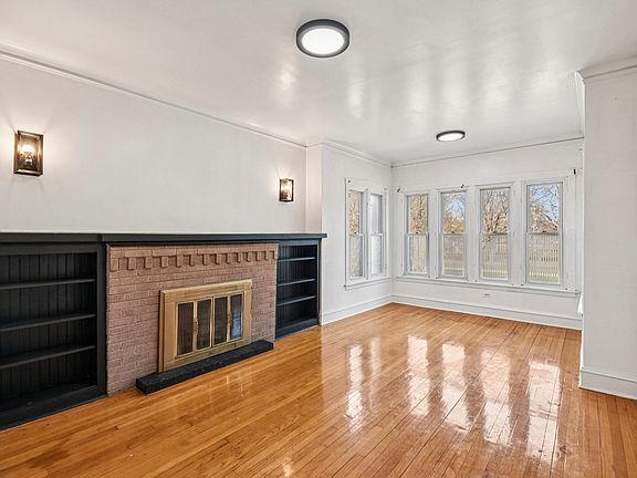 2nd image of 412 N Pine Ave