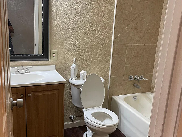 1007 Avenue A #1 — Photo 11