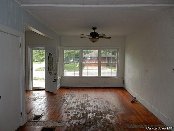 3rd image of 305 N Olive