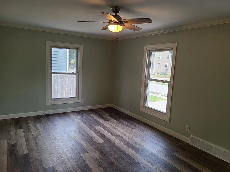 224 Hillside Ave — Photo 4