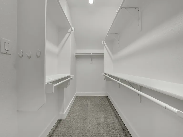 2717 Garden Gate Ln — Photo 18