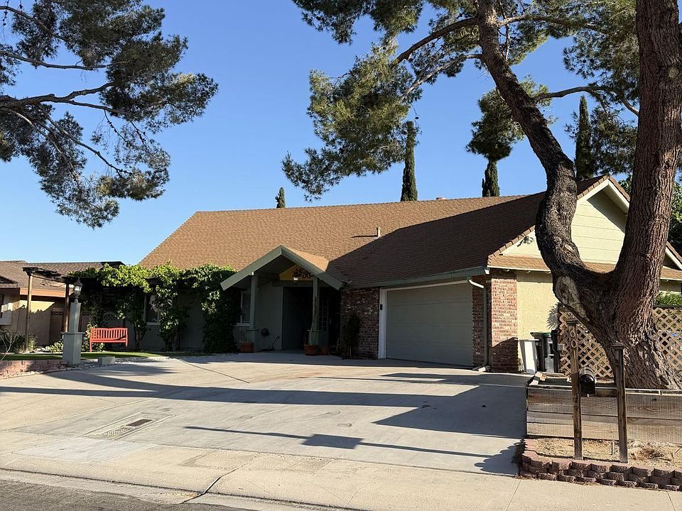 1st image of 601 Trisha Ct