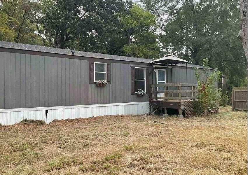 1st image of 16875 Lakeway Cir