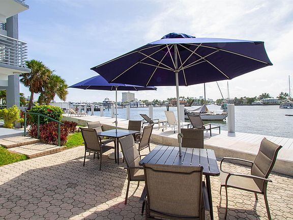 4th image of 9 N Birch Road #303