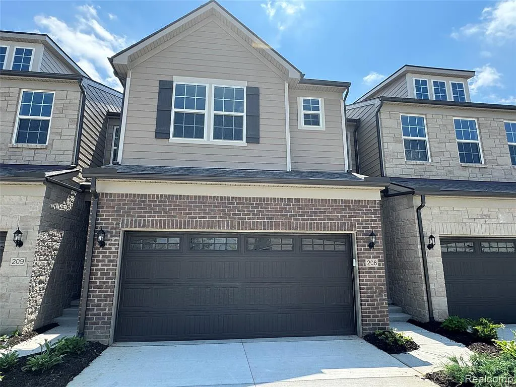 2089 Addison Cir photo 1