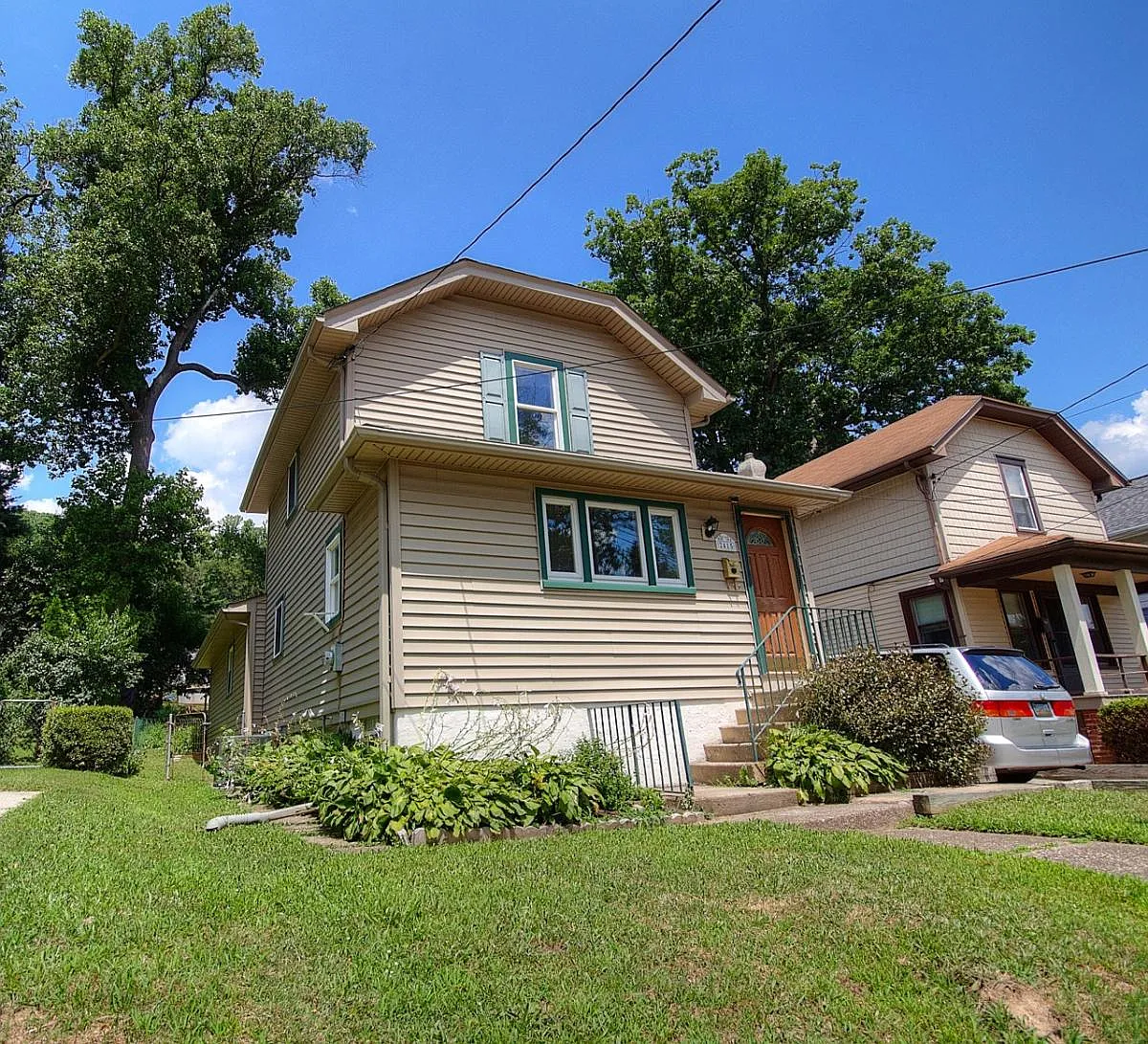 2415 Ardsley Ave photo 1