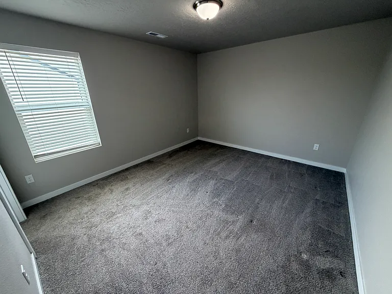 960 SW Raelynn St — Photo 39