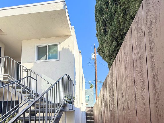 5th image of 4515 Bancroft St #1A