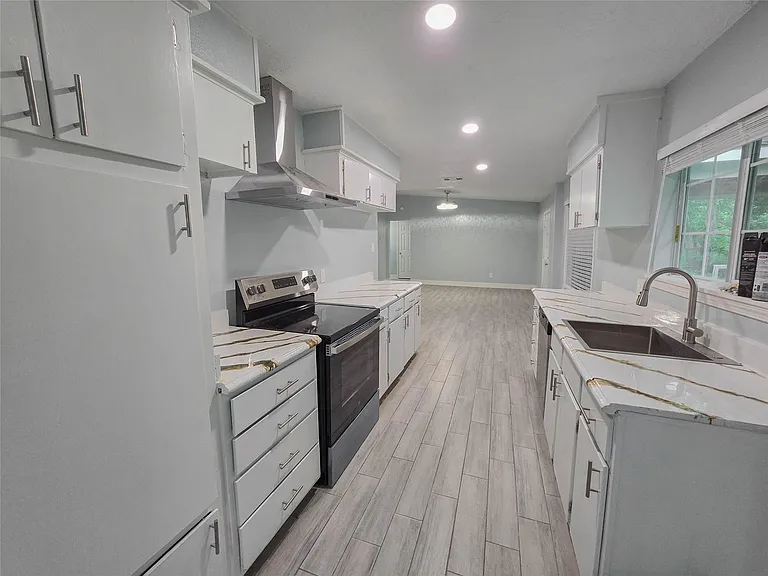 7007 Bellaire Blvd — Photo 8