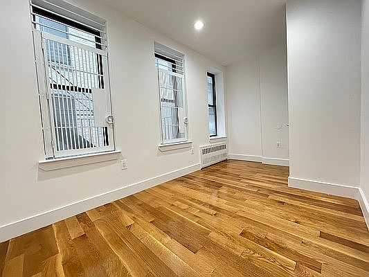3rd image of 2067 Adam C Powell Blvd #D2