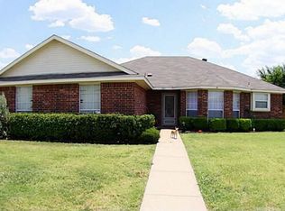 301 Apache Trl, Alvarado, TX 76009