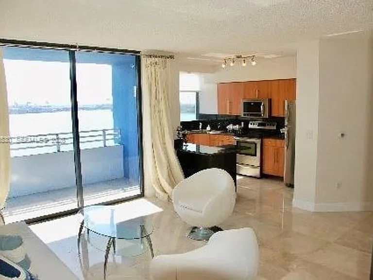 1330 West Ave #1104 — Photo 4
