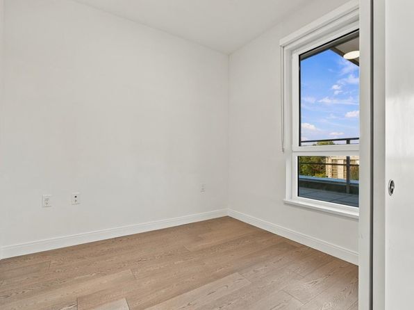 2 bedroom rental in Vancouver — photo 16